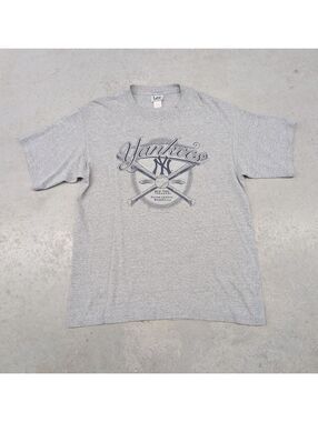 Vintage Y2K New York Yankees MLB Lee Sport T-shirt